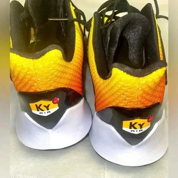 Nike shoes 👟 for  men. Please see all pictures for model name - Picture 4 of 11